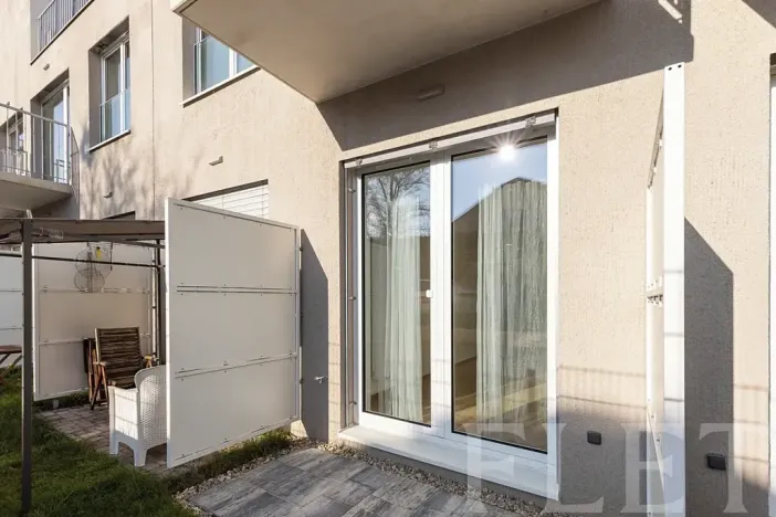 Pronájem bytu 1+kk, Praha - Hostavice, Českobrodská, 36 m2