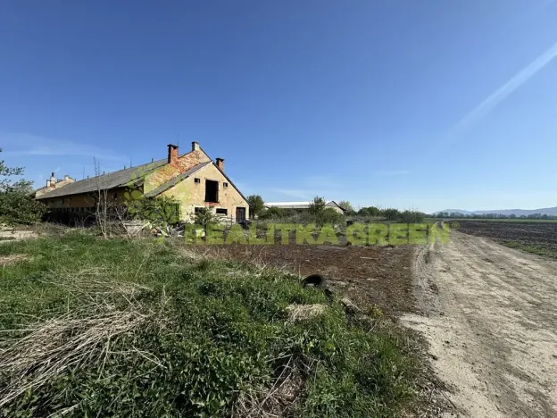 Prodej komerčního pozemku, Holešov, 27330 m2