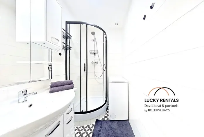 Pronájem bytu 2+kk, Praha - Černý Most, Kpt. Stránského, 43 m2