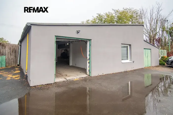 Pronájem skladu, Hovorany, 262 m2