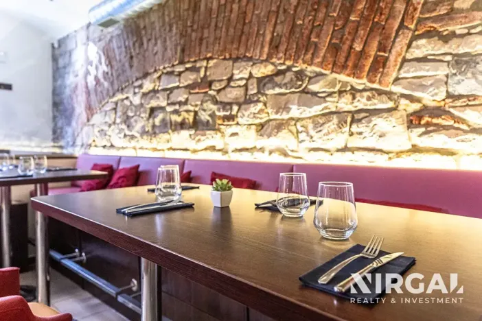 Prodej restaurace, Praha - Vinohrady, Balbínova, 198 m2