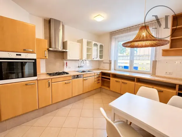 Pronájem bytu 2+1, České Budějovice, Heydukova, 67 m2