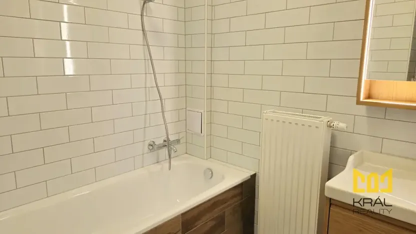 Pronájem bytu 2+1, Praha - Smíchov, Grafická, 57 m2