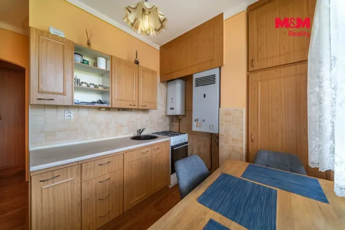 Prodej bytu 2+1, Hrádek - Nová Huť, 1. máje, 56 m2