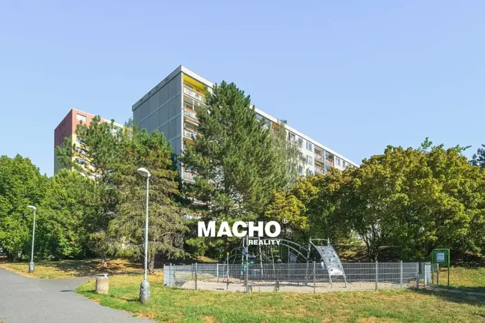 Prodej bytu 3+1, Praha - Modřany, Pirinská, 77 m2
