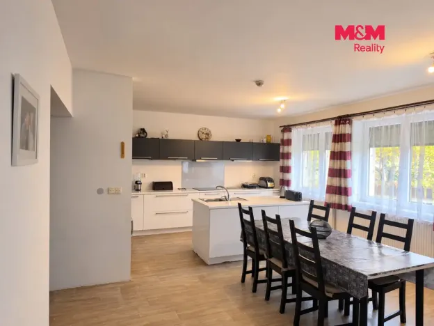 Prodej rodinného domu, Snět, 184 m2
