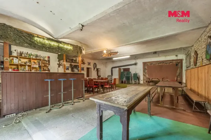 Prodej obchodního prostoru, Buštěhrad, Náměstí, 4516 m2