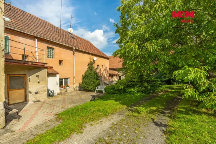 Prodej obchodního prostoru, Buštěhrad, Náměstí, 4516 m2