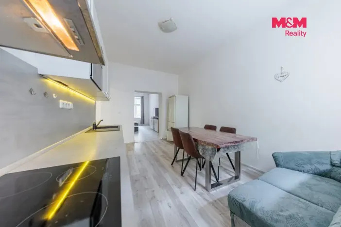 Prodej komerční nemovitosti, Karlovy Vary, Moravská, 85 m2
