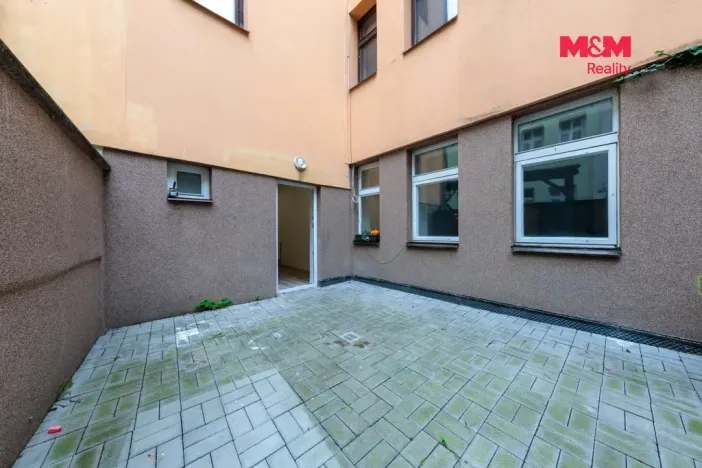 Prodej komerční nemovitosti, Karlovy Vary, Moravská, 85 m2