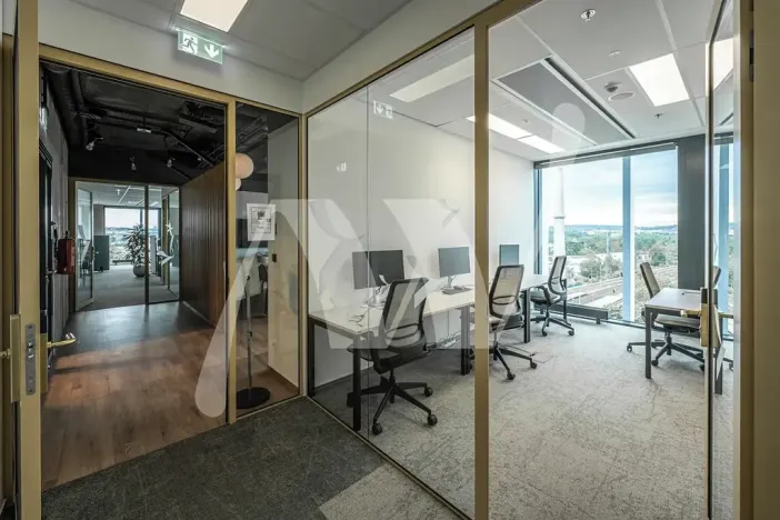 Pronájem kanceláře, Praha - Holešovice, Pod dráhou, 700 m2