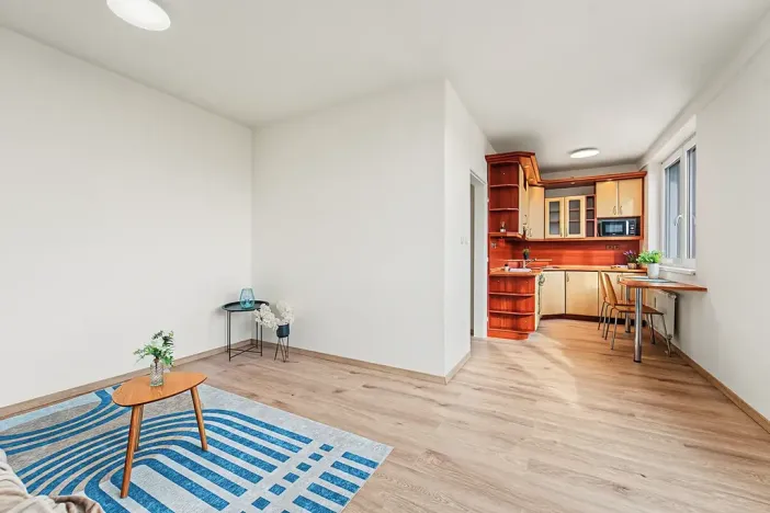 Prodej bytu 1+kk, Praha - Troja, Hnězdenská, 33 m2