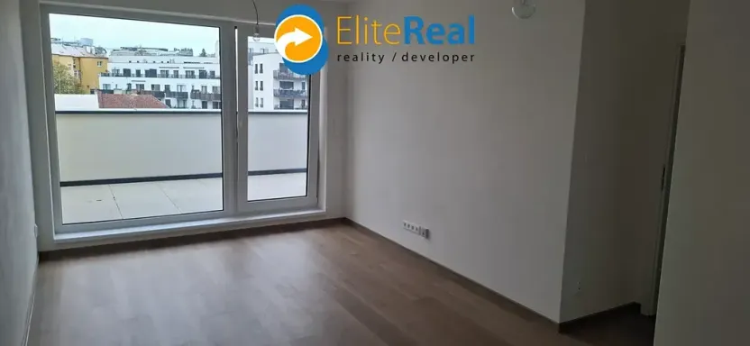 Pronájem bytu 2+kk, Olomouc, Varšavské nám., 43 m2