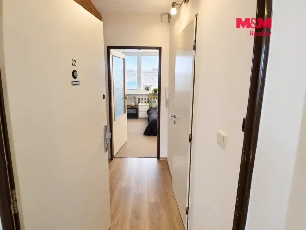 Pronájem bytu 1+kk, Praha - Prosek, Lovosická, 34 m2