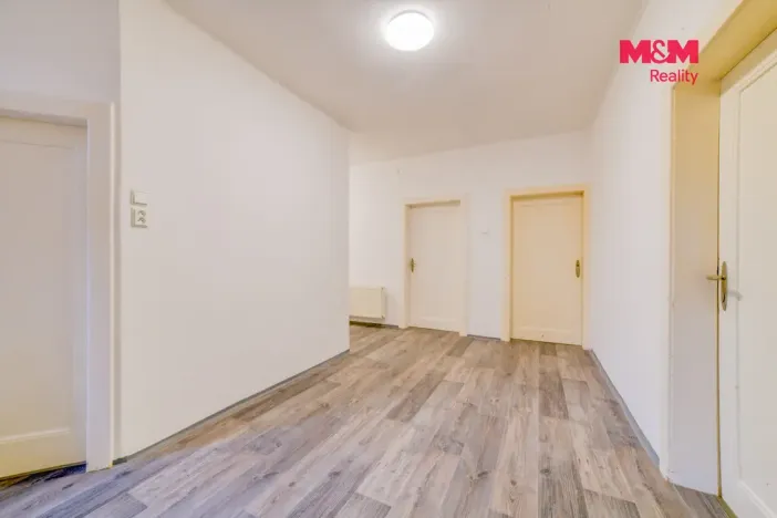 Prodej bytu 4+1, Cheb, Májová, 121 m2