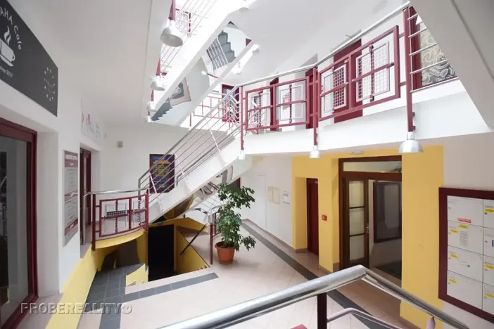 Pronájem obchodního prostoru, Beroun, V Pražské bráně, 42 m2