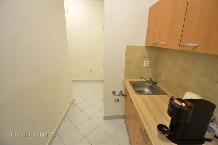 Pronájem kanceláře, Beroun, Nám. M.Poštové, 49 m2