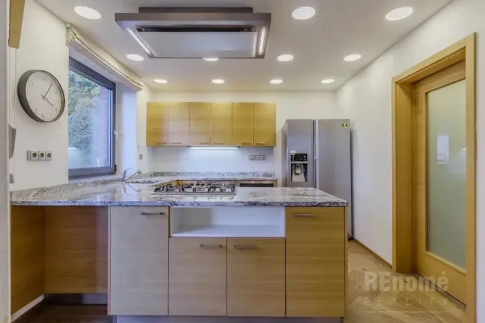 Prodej rodinného domu, Třebotov, V Zálesí, 300 m2