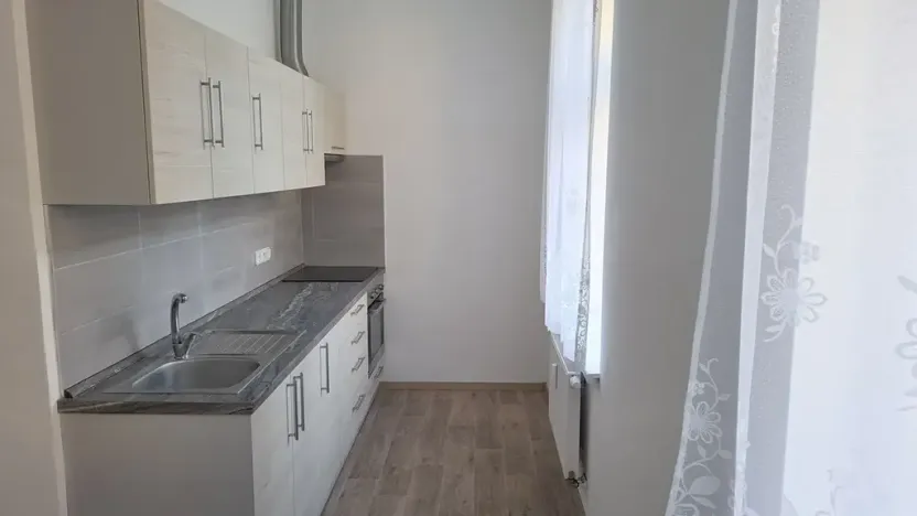 Pronájem bytu 2+kk, Jihlava, Hálkova, 46 m2
