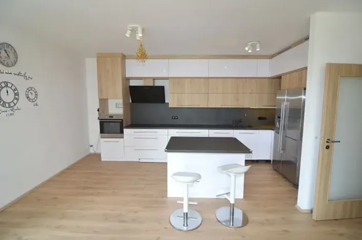 Pronájem bytu 3+kk, Praha - Střížkov, Makedonská, 90 m2