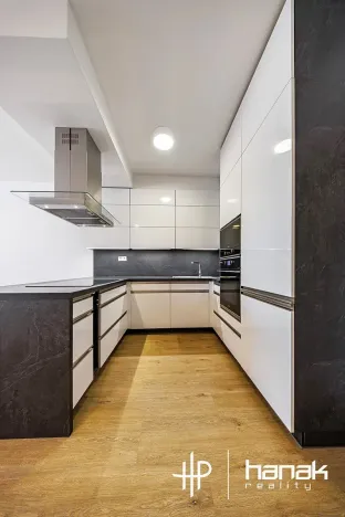 Pronájem bytu 2+kk, Olomouc, Šantova, 68 m2
