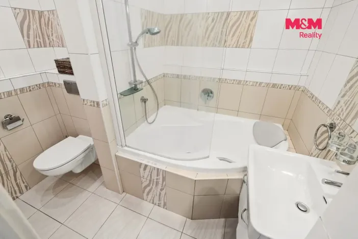 Prodej bytu 3+1, Benešov u Semil, 73 m2