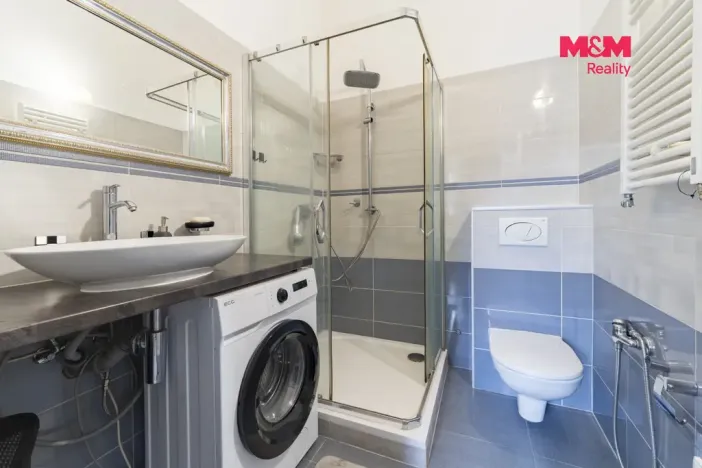 Prodej činžovního domu, Karlovy Vary, nábřeží Jana Palacha, 340 m2